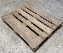 Laden Sie das Bild in den Galerie-Viewer, 2.500 Industriepaletten L: 1.200 x B: 1.000 mm in gutem gebrauchten Zustand DLK Online-Shop für Lagerlogistik, Fördertechnik und Lagerbühnen