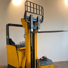 Laden Sie das Bild in den Galerie-Viewer, Jungheinrich Gabelstapler, Schubmaststapler ETV 112